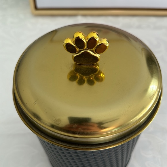 🌟3/$15🌟 Dog Treat Tin Canister. - Picture 2 of 7